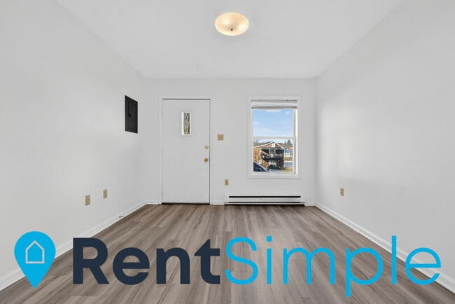 Building Photo - 430 Chase St