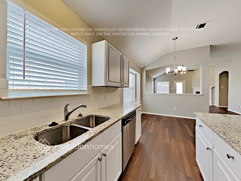 Building Photo - 9016 Heartwood Dr