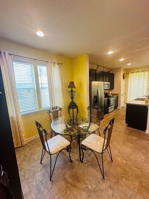 Building Photo - 12573 Grn Mdw Dr