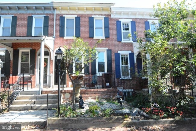 Building Photo - 1807 Lovering Ave