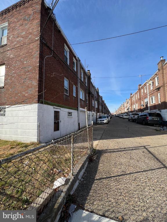 Building Photo - 4345 Loring St