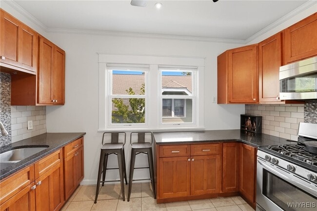 Building Photo - 168 Villa Ave