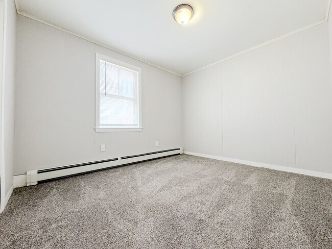 Building Photo - 85 Bridge St