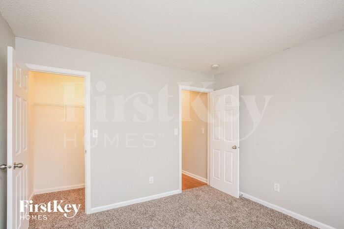 Building Photo - 15572 Dry Creek Rd