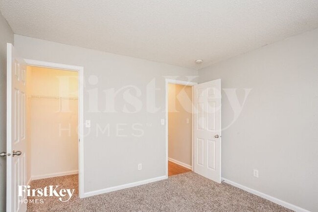 Building Photo - 15572 Dry Creek Rd