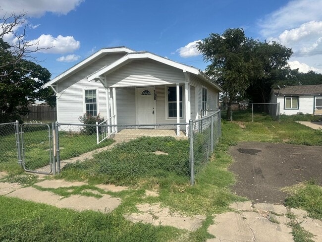 Primary Photo - 108 N Florida St