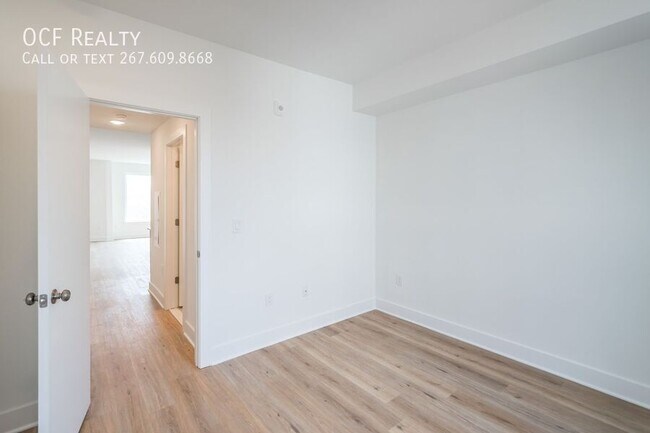 Building Photo - 4324 Lancaster Ave
