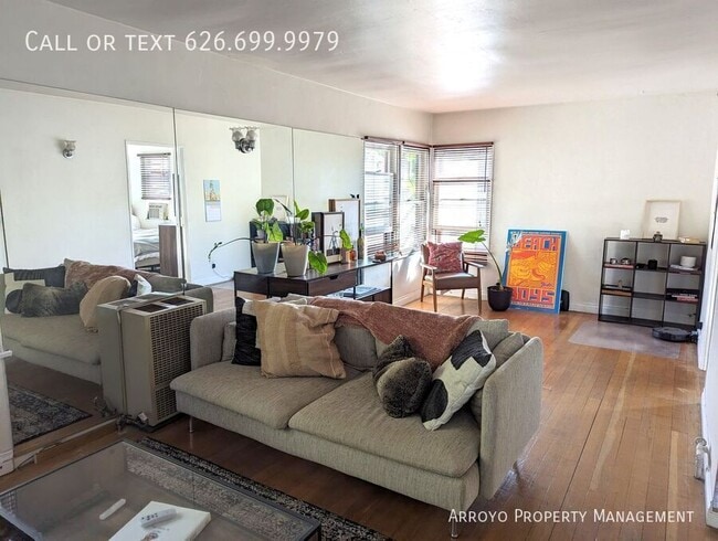 Building Photo - 207 1/2 S Primrose Ave.-