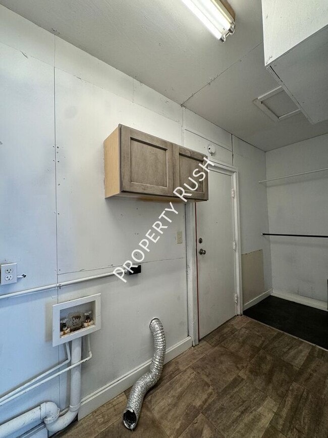 Building Photo - 4502 S Choctaw Dr