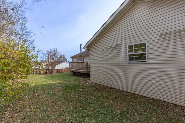 Building Photo - 3 bed, 2 bath, Rancher in Martinsburg, WV