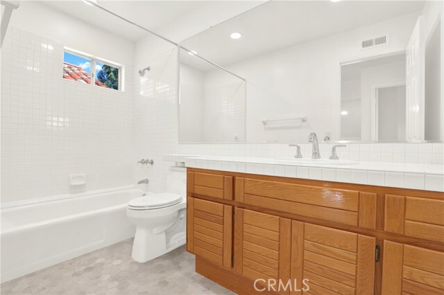 Building Photo - 2 Cormorant Cir