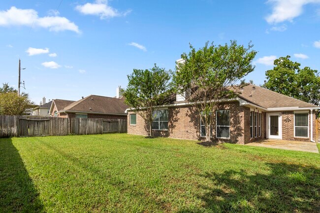 Building Photo - 9907 Brandywood Cir