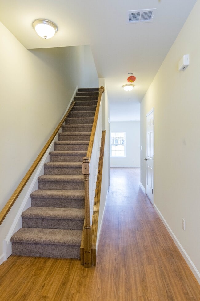 Building Photo - 2033 Arey Ln