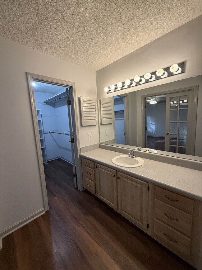 Building Photo - 1008 Old Oatland Island Rd