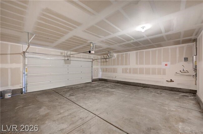 Building Photo - 634 Bellus Pl