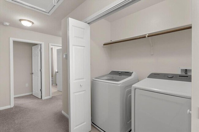 Building Photo - 121 Emerald Pass