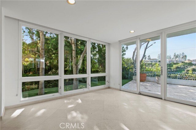 Building Photo - 2 Inverness Ln