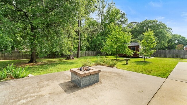 Building Photo - 4 Bedroom, 3 bathroom home in Pleasant Gro...