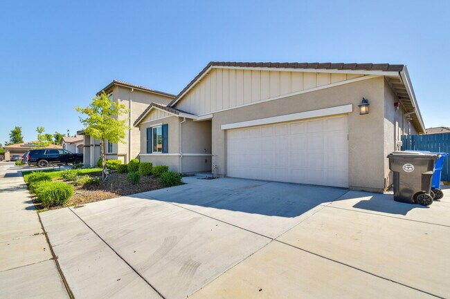 Building Photo - 1442 Copperfield Ave