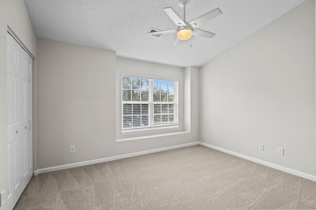 Building Photo - 3574 Evergreen Way