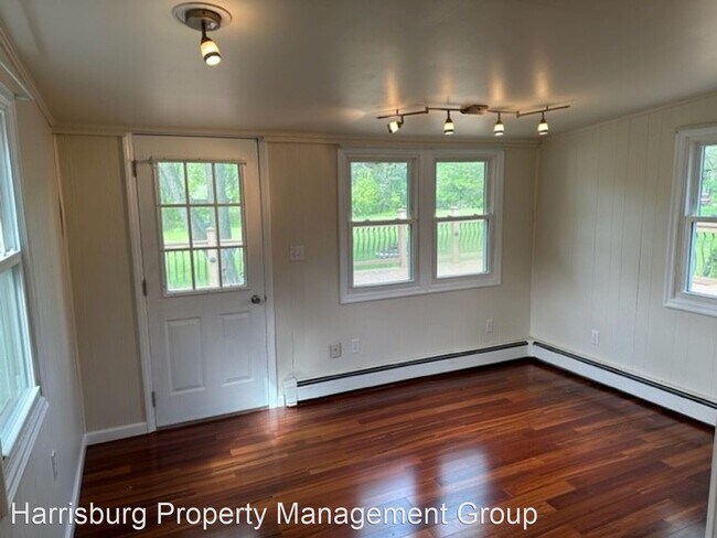 Building Photo - 3 br, 1.5 bath House - 6117 Nassau Rd