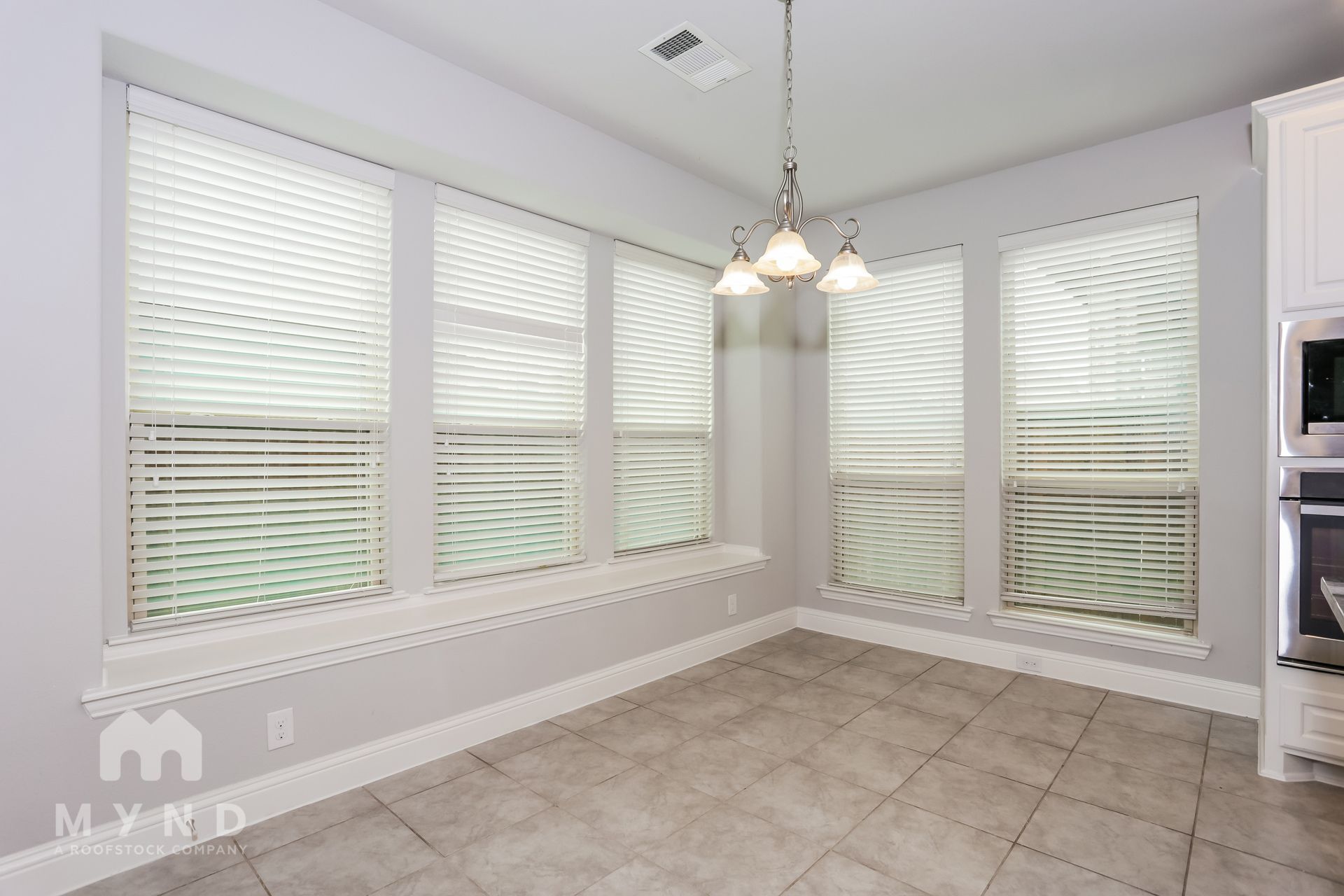 Building Photo - 120 Knight of Realm Blvd