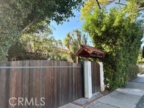 Building Photo - 2335 Overland Ave