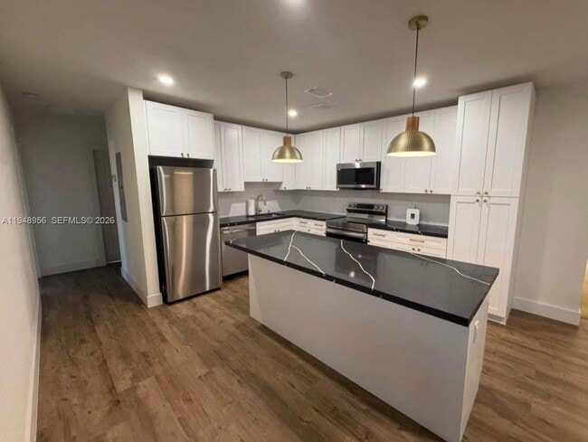 Building Photo - 14430 Fillmore St