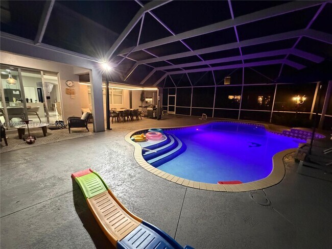 Building Photo - 4451 Seneca Ave