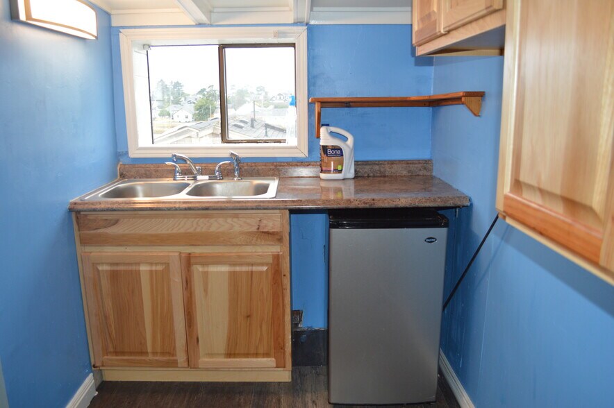 Building Photo - 430 S Holladay Dr