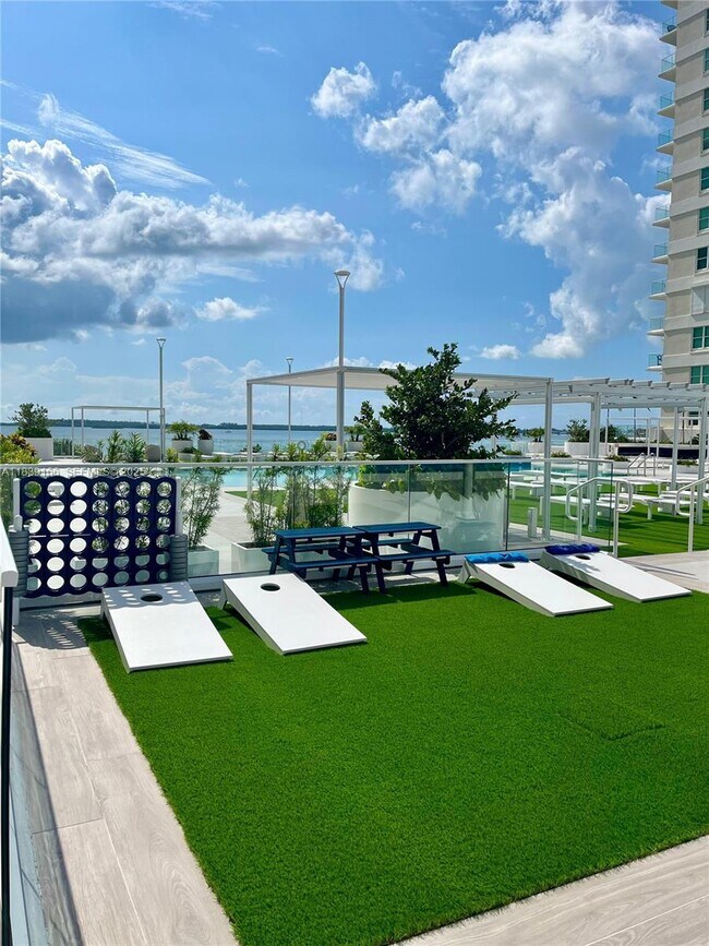 Building Photo - 770 Claughton Island Dr