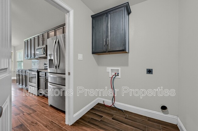 Building Photo - 3418 Ballam St