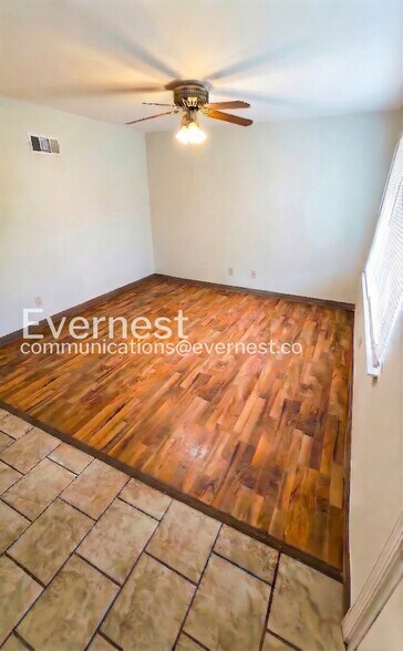 Building Photo - 9717 Dennis Dr