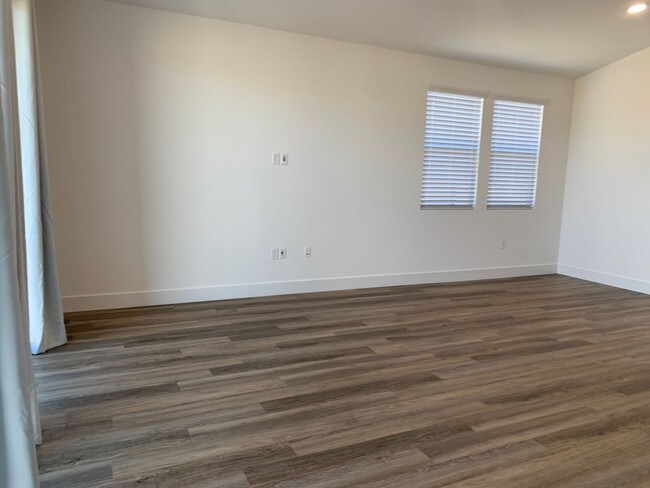Building Photo - Brand NEW 4 bedroom 1 story home Rancho Co...