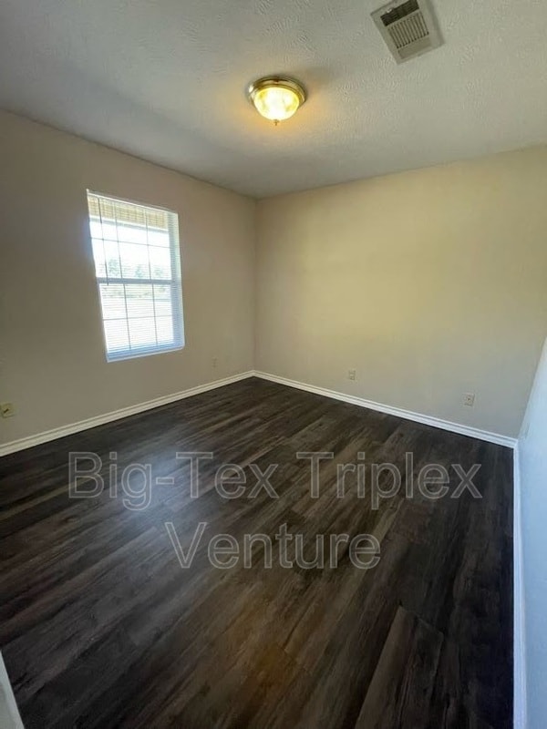 Building Photo - 269 N Pecan St