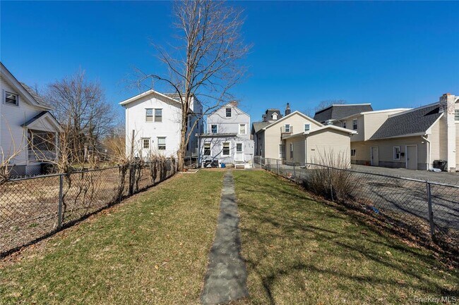 Building Photo - 239 Main St