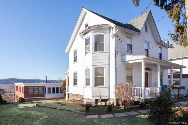 Building Photo - 9 N Buckhout St