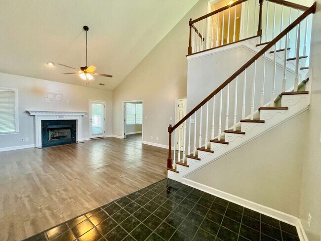 Building Photo - Spacious 3-Bedroom Nest with 2.5 Baths And Bonus Room in Linden