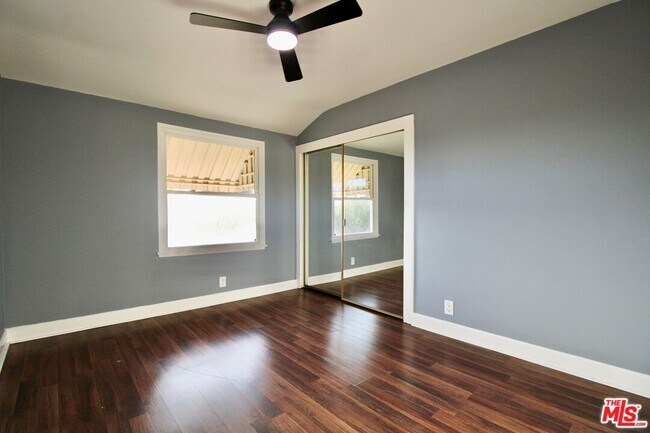 Building Photo - 7610 Kelvin Ave