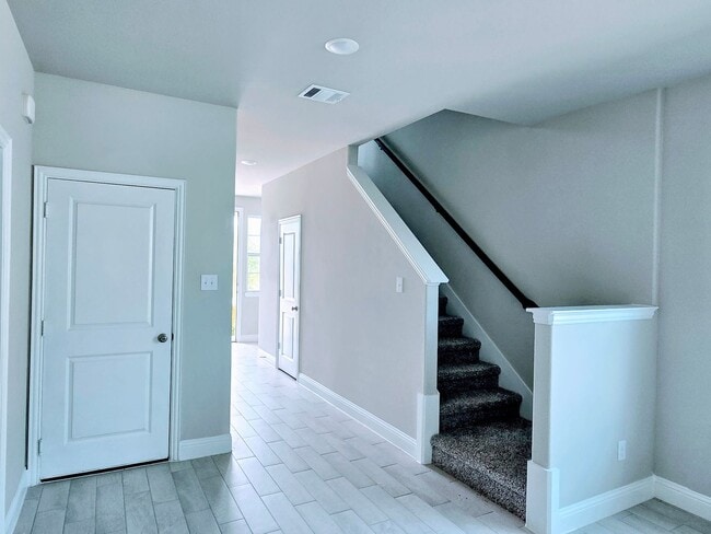 Building Photo - Brand-New Build in Prime Location | 4 Beds, 3 Baths, Peace & Proximity