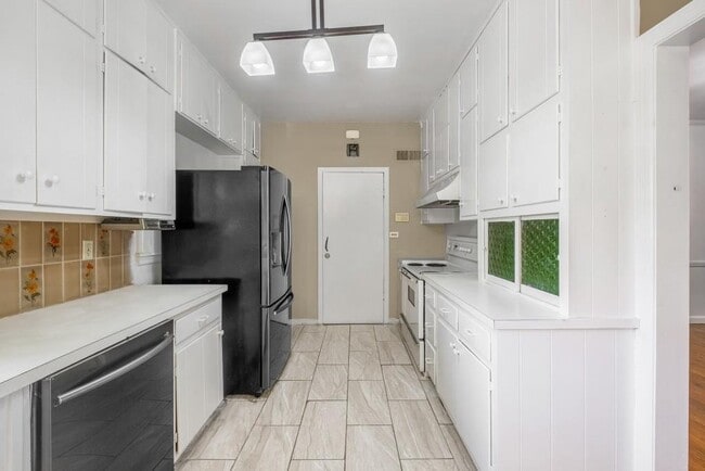 Building Photo - 757 Old Ivy Rd NE