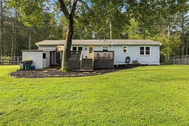 Building Photo - 3020 Land Rd