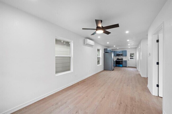 Building Photo - 3521 McIlhenny St