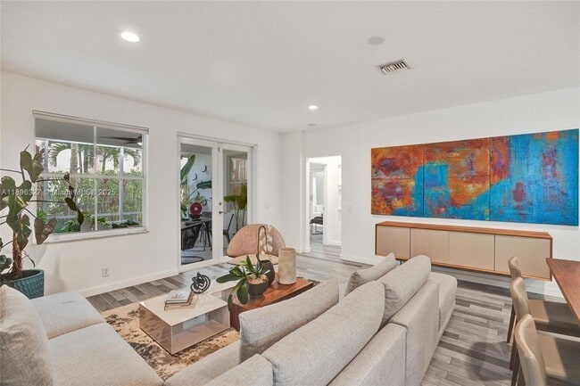 Building Photo - 1725 Winterberry Ln