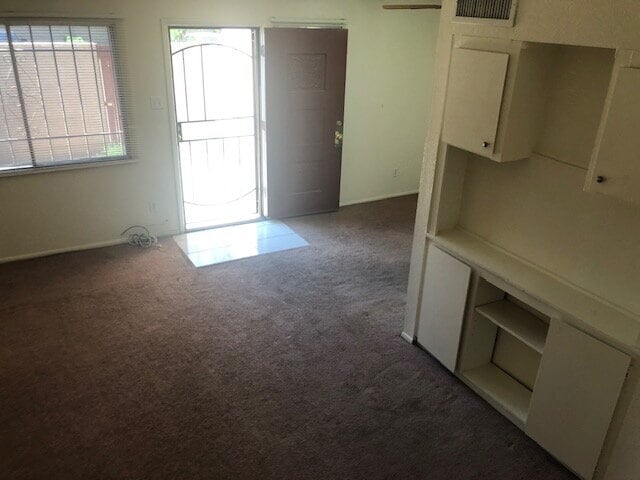 Building Photo - Very Nice 2 Story, 2 Bedroom, 1 Bath Townh...