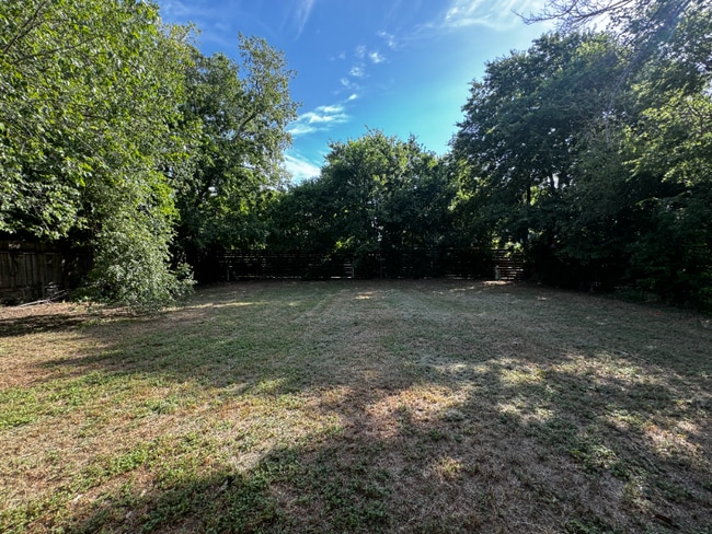 Building Photo - 314 Bramble Dr