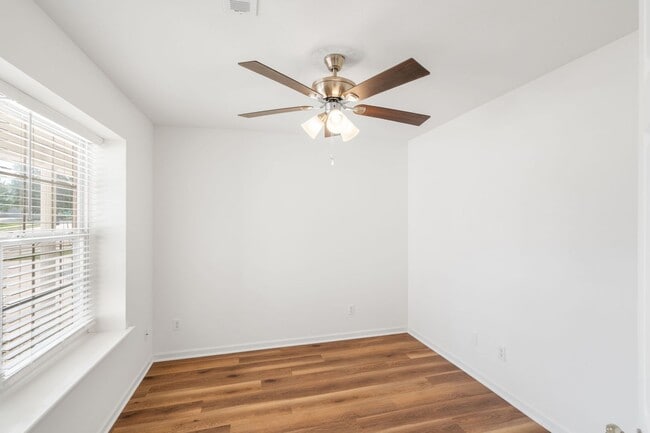 Building Photo - 1721-1723-1723 Juniper Dr