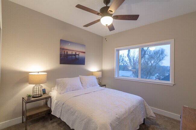 Building Photo - 724 N Walnut St