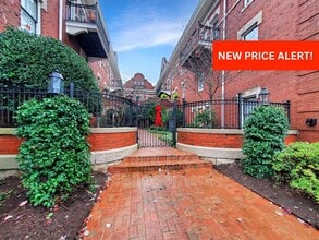 Building Photo - 400 E Washington St