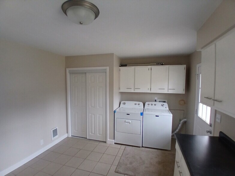 kitchen - 3443 Woodmar Ct